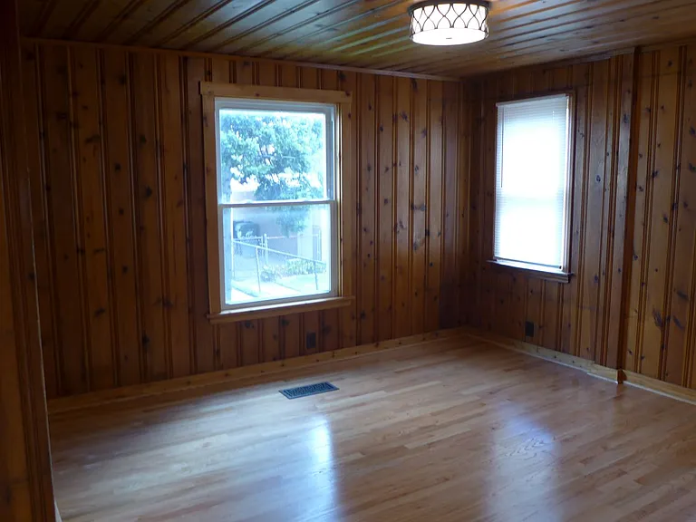 136 Elgin Ave — Photo 38