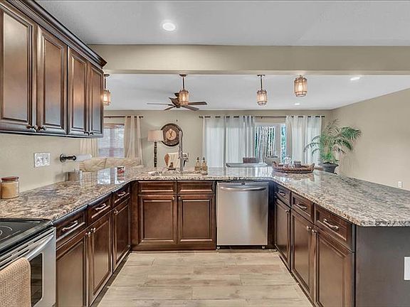 3rd image of 606 Hattaway Dr