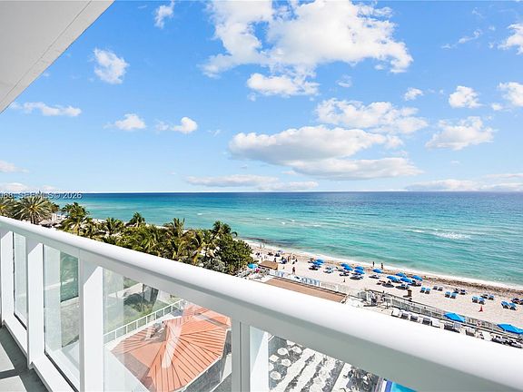 4th image of 19201 Collins Ave #511