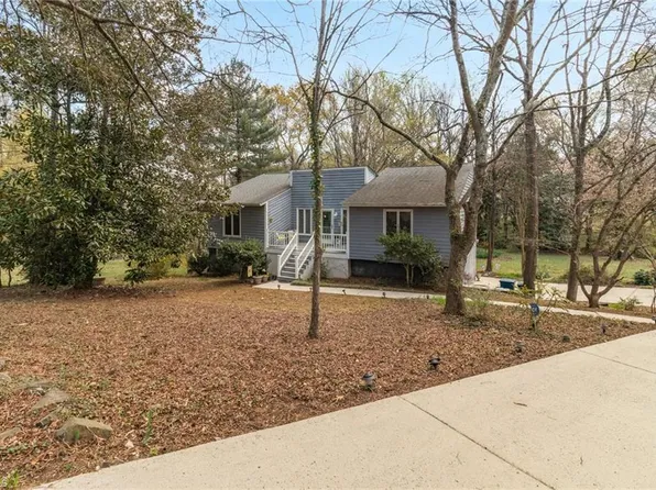 3710 Madrid Ct, Greensboro, NC 27406