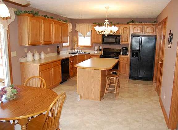 4th image of 6626 Woodcrest Dr
