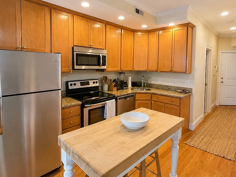 157 M St #2 — Photo 2