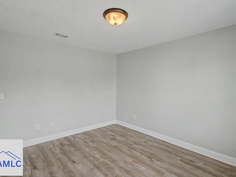 624 Amhearst Row — Photo 22