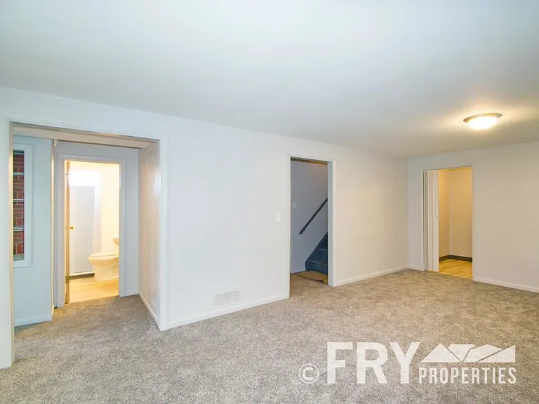 941 W 79th Pl — Photo 20
