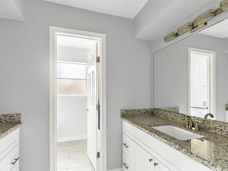 211 W North Hill Dr — Photo 23