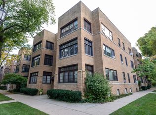 122 Keeney St, Evanston, IL 60202