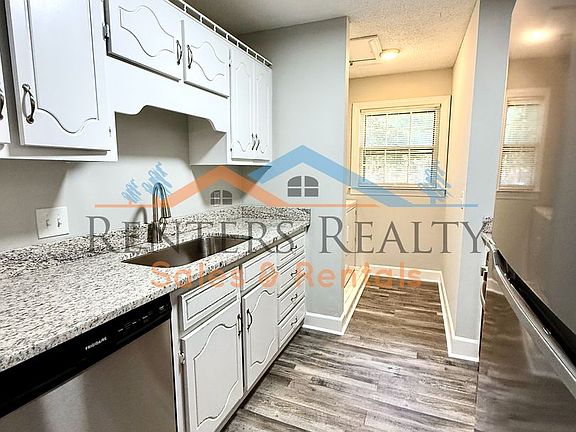4th image of 2109 Epworth Dr NE APT E