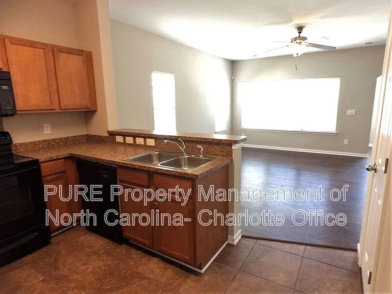 5637 Bent Creek Cir — Photo 6