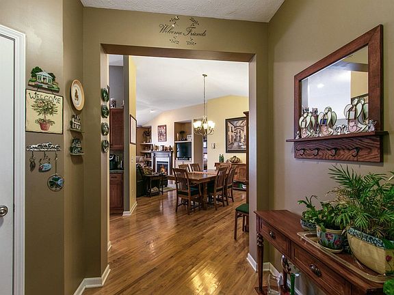 5th image of 3 Parkway Cir