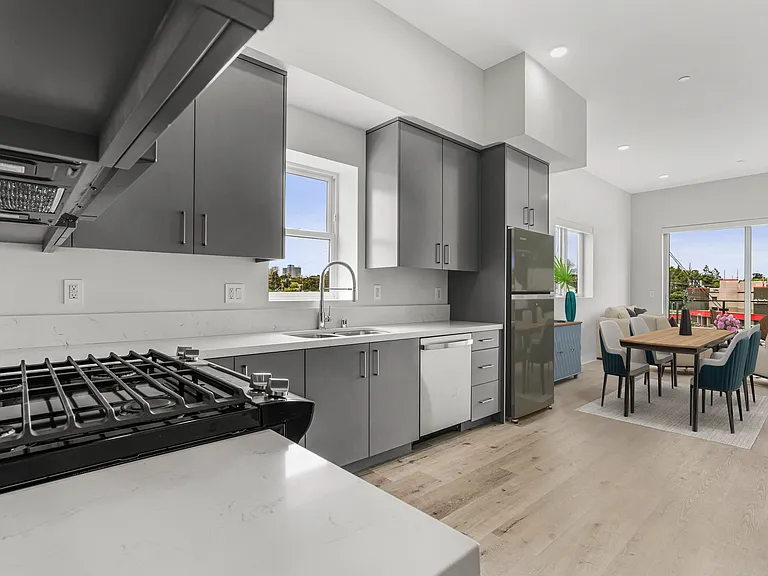 3308 Mentone Ave #304 — Photo 21