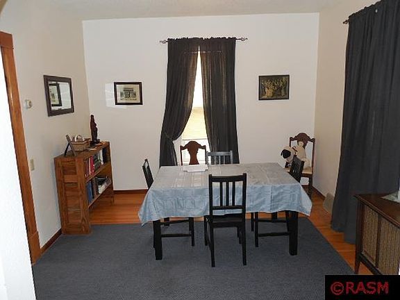 5th image of 214 2nd St NE