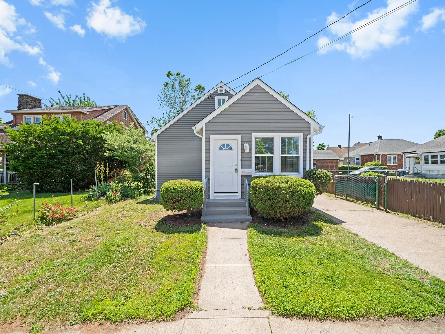 4 bed, 1.5 bath, 1870 sqft, $2,925 — Photo 1