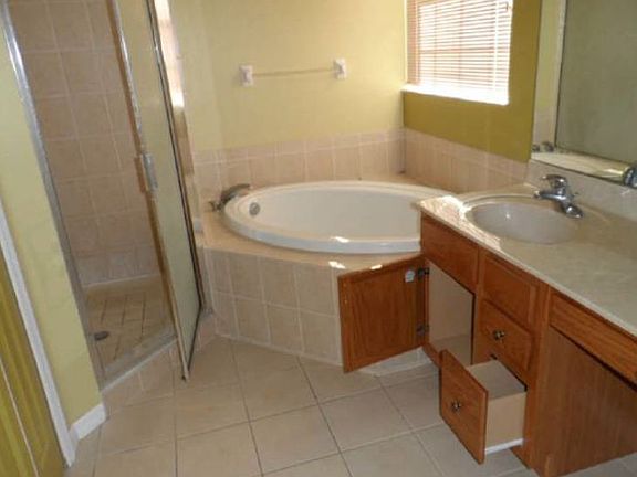 5th image of 14111 Waterville Cir