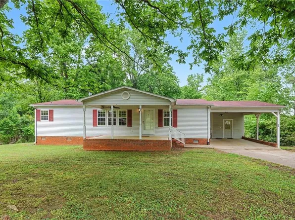 194 W 3rd St, Denton, NC 27239