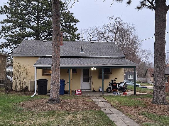 3rd image of 619 3rd Ave W
