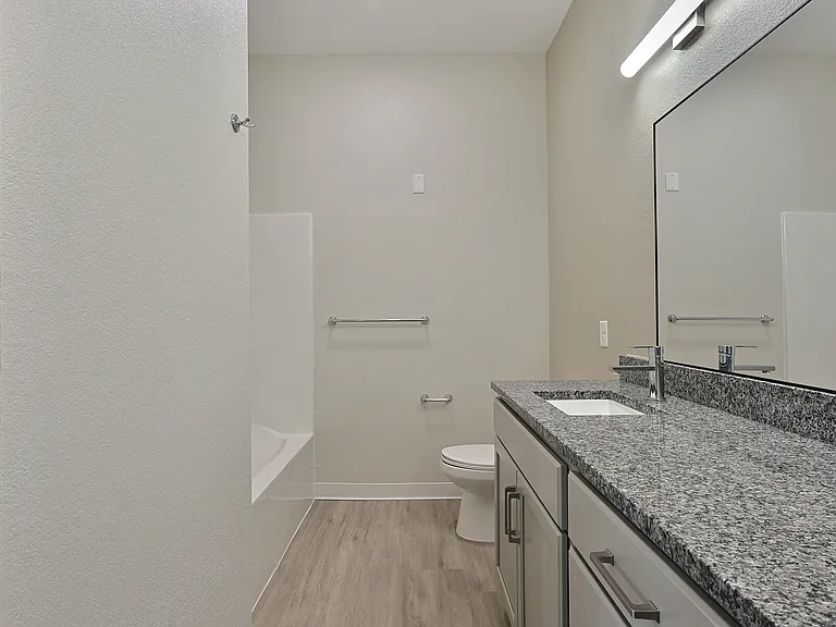 727 Poyntz Ave #209 — Photo 7
