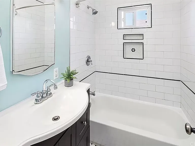 146 E Platt St — Photo 9