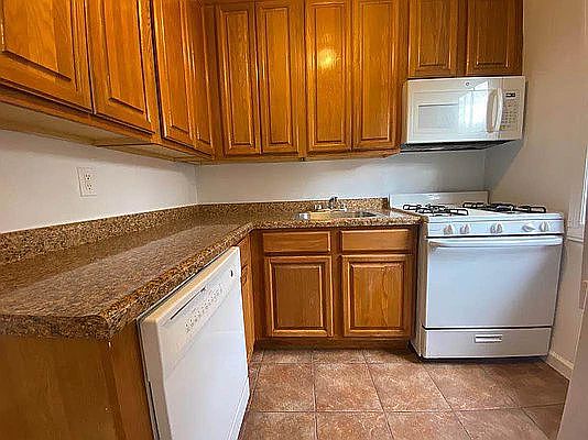4th image of 21-15 27th St #A2