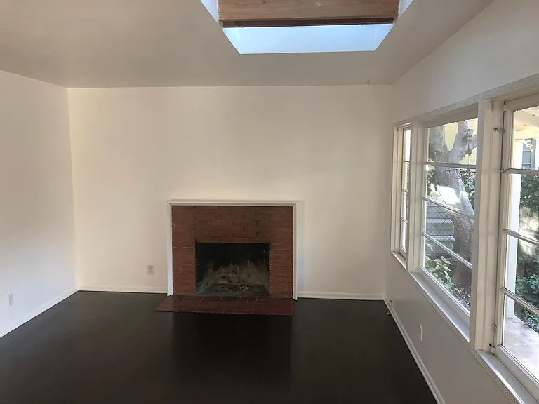 674 E Flower Ave — Photo 9