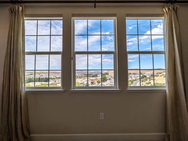 3881 Highpointe Ct — Photo 14