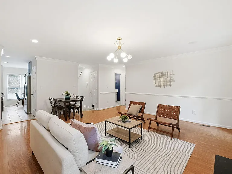 101 Thomas Ln #B1 — Photo 12