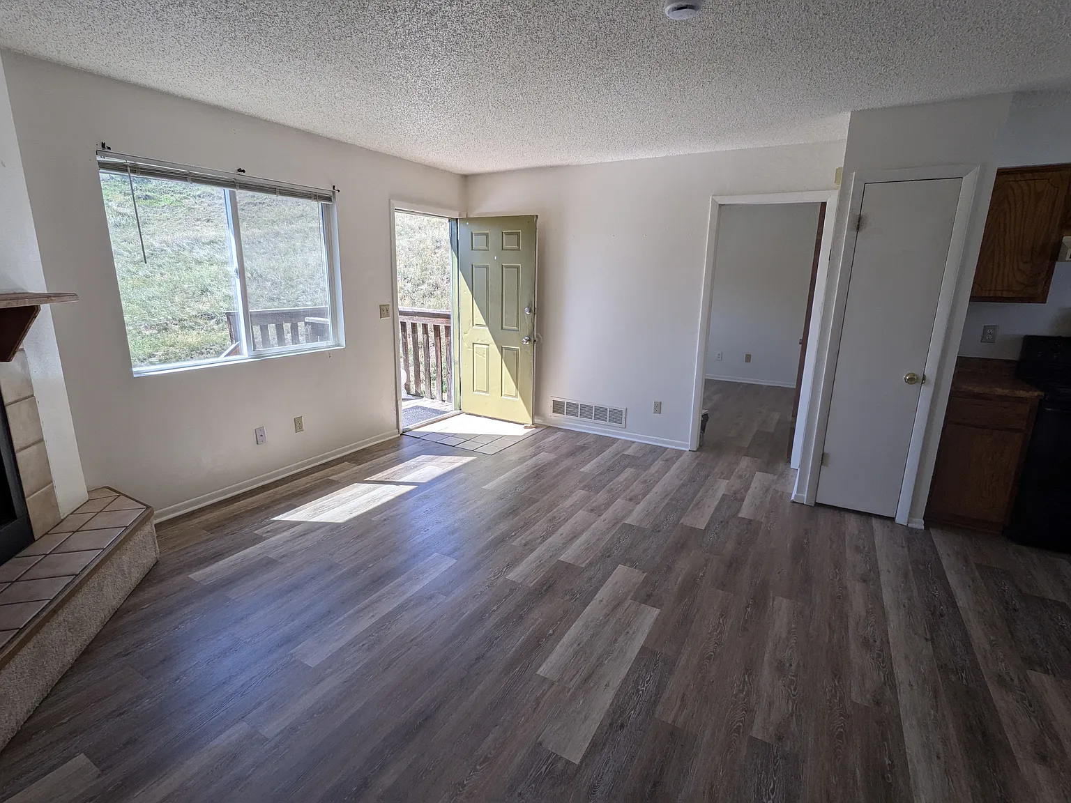 2 bed, 800 sqft, $1,250 — Photo 2