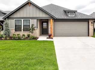 1124 Harmony Dr, Edmond, OK 73034