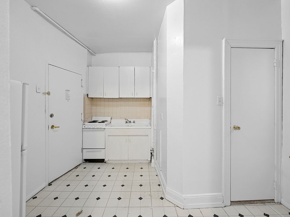 1st image of 320 E 49th St APT 44