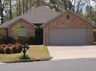 111 Labrador Ln, Hallsville, TX 75650