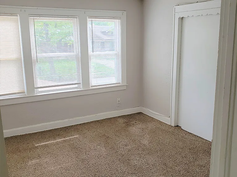 5524 Woodland Ave — Photo 16