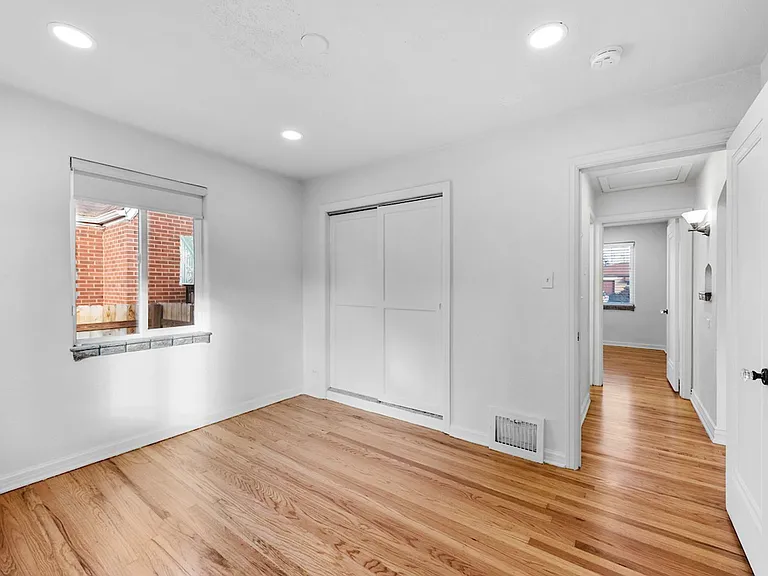 3085 N Clermont St — Photo 17