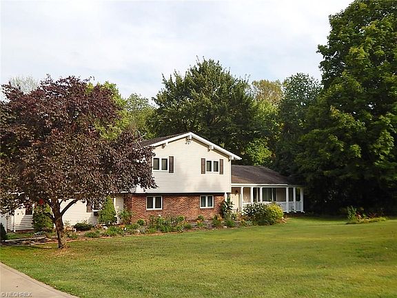 2nd image of 3113 Roberts Dr
