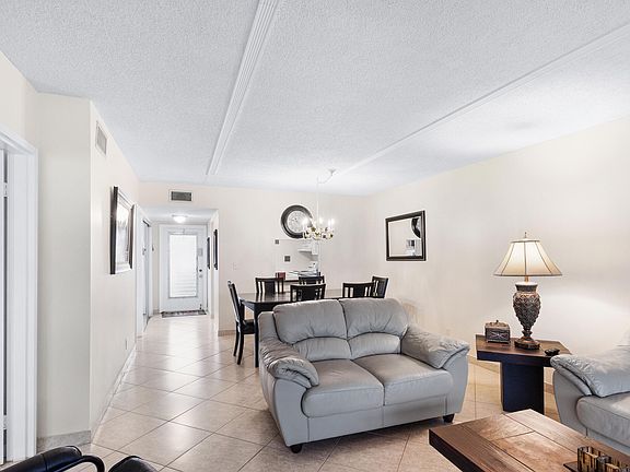 5th image of 3 Abbey Ln APT 102