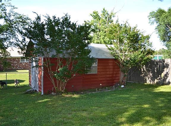 4th image of 421 Fairlane Dr