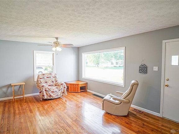4th image of 502 Margaret Dr