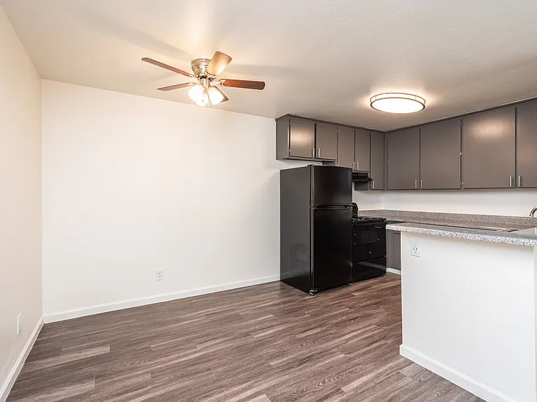 Carmel Pointe Apartments — Photo 38