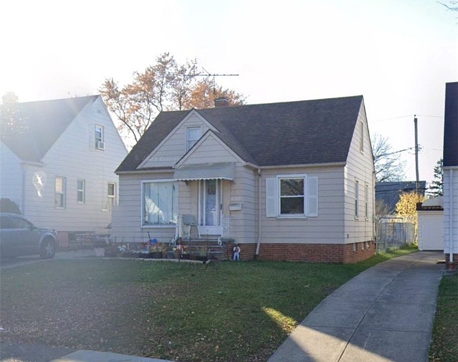 2nd image of 21210 Kenyon Dr