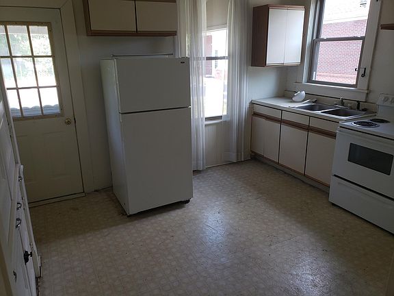 4th image of 320 Dravo Ave #1