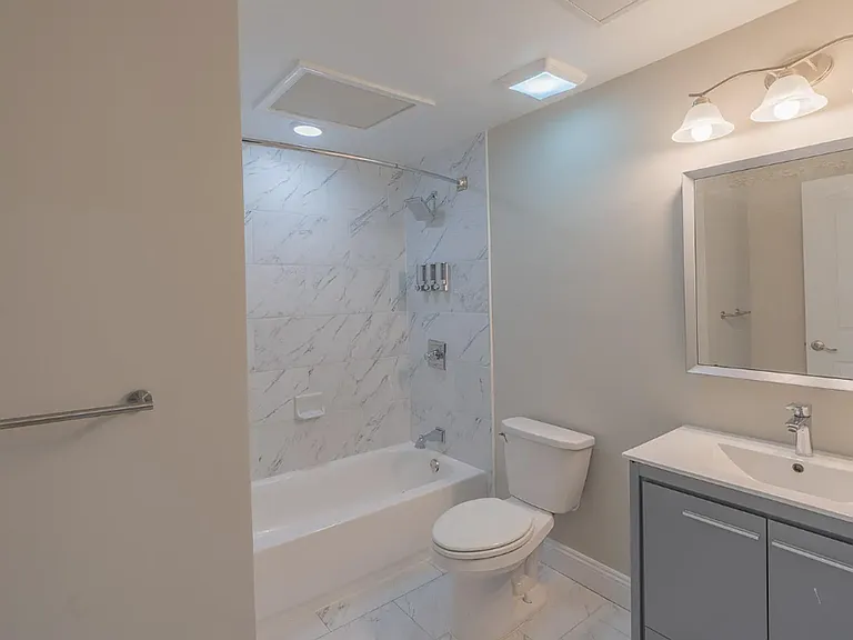 1514 West Girard Ave — Photo 9