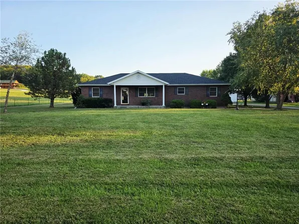 311 Locust St, Mound City, KS 66056