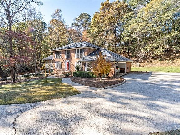 4th image of 330 Stoneland Drive