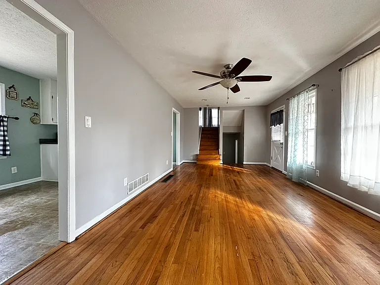 2120 Sandlewood Ln — Photo 5