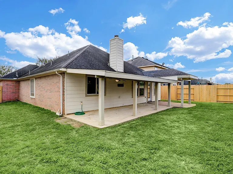 7605 Waterlilly Ln — Photo 16