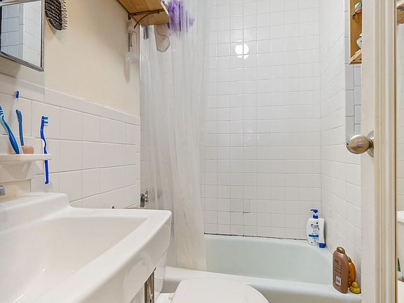 4th image of 44 Downing St APT 3C