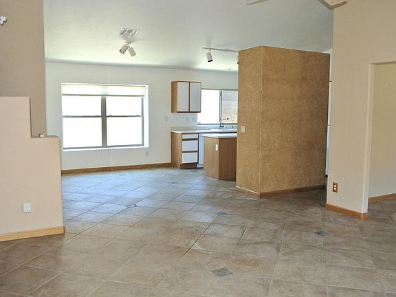 5th image of 2225 E Paraiso Dr