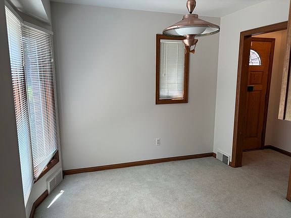 5th image of 1676 Stanhope St