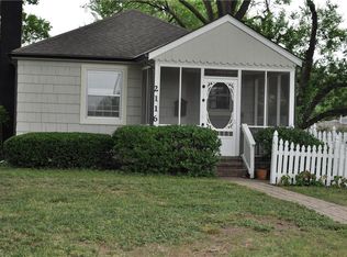 2116 W 74th St, Prairie Village, KS 66208