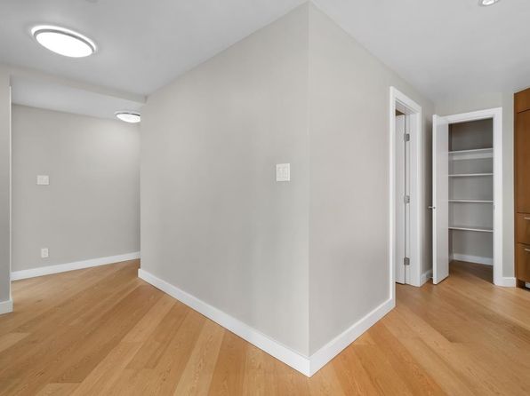 2 bedroom rental in Vancouver — photo 24