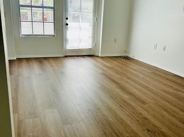 220 E Oak St APT 1