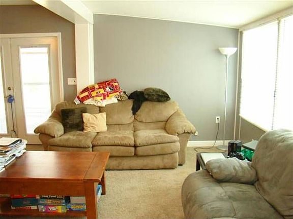 2nd image of 848 Maple St